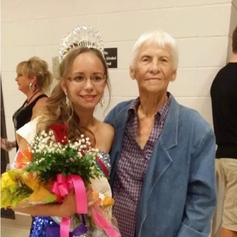 Bio - Picture 3 of 5